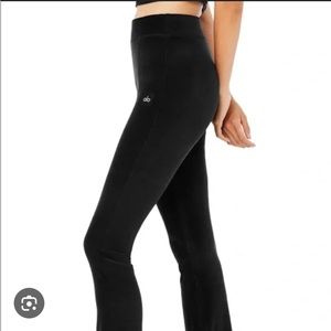 Alo Yoga Velour Flare - Black size M
